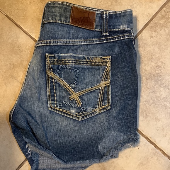 BKE - Picture 2 of 8